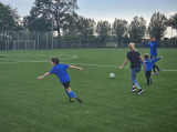 Laatste training S.K.N.W.K. JO10-1 (partijtje tegen de ouders) van woensdag 22 mei 2024 (38/133)